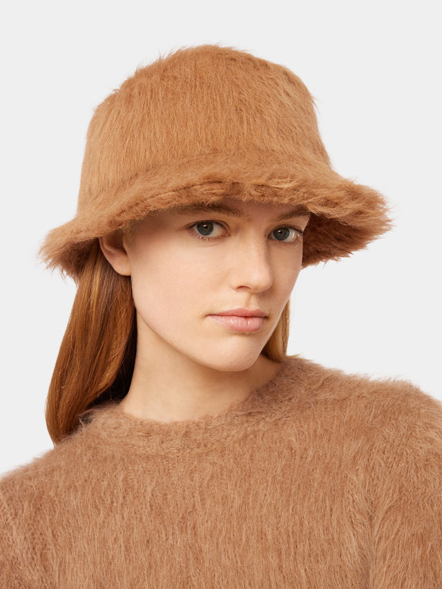 Brown bucket hat in fur